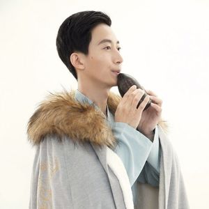 嗯啊流了打屁股男男
